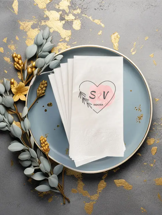 Minimal tasarımlı isim baskılı peçete detayı